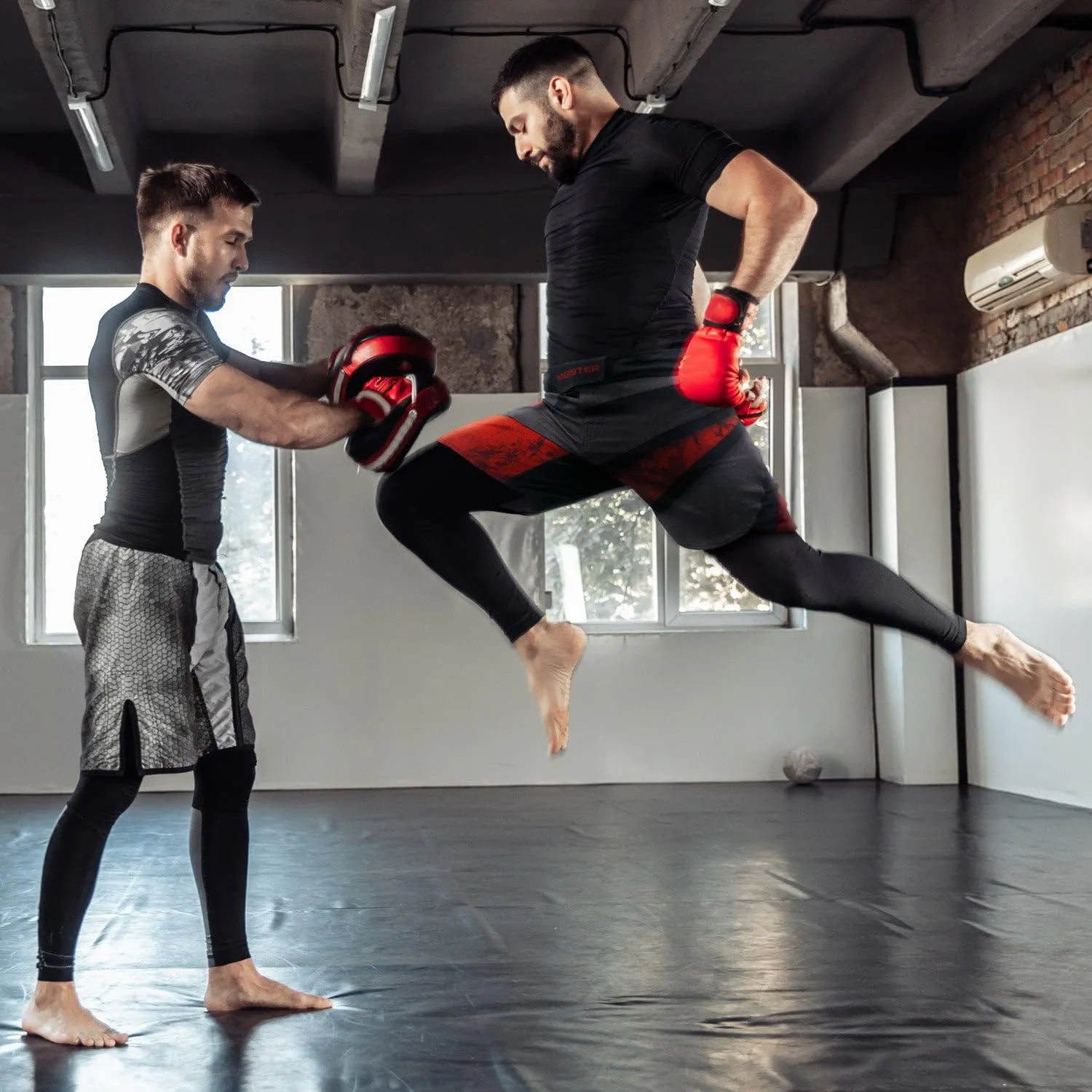 Meister Red Rage pantaloncini MMA rossi mezza coscia