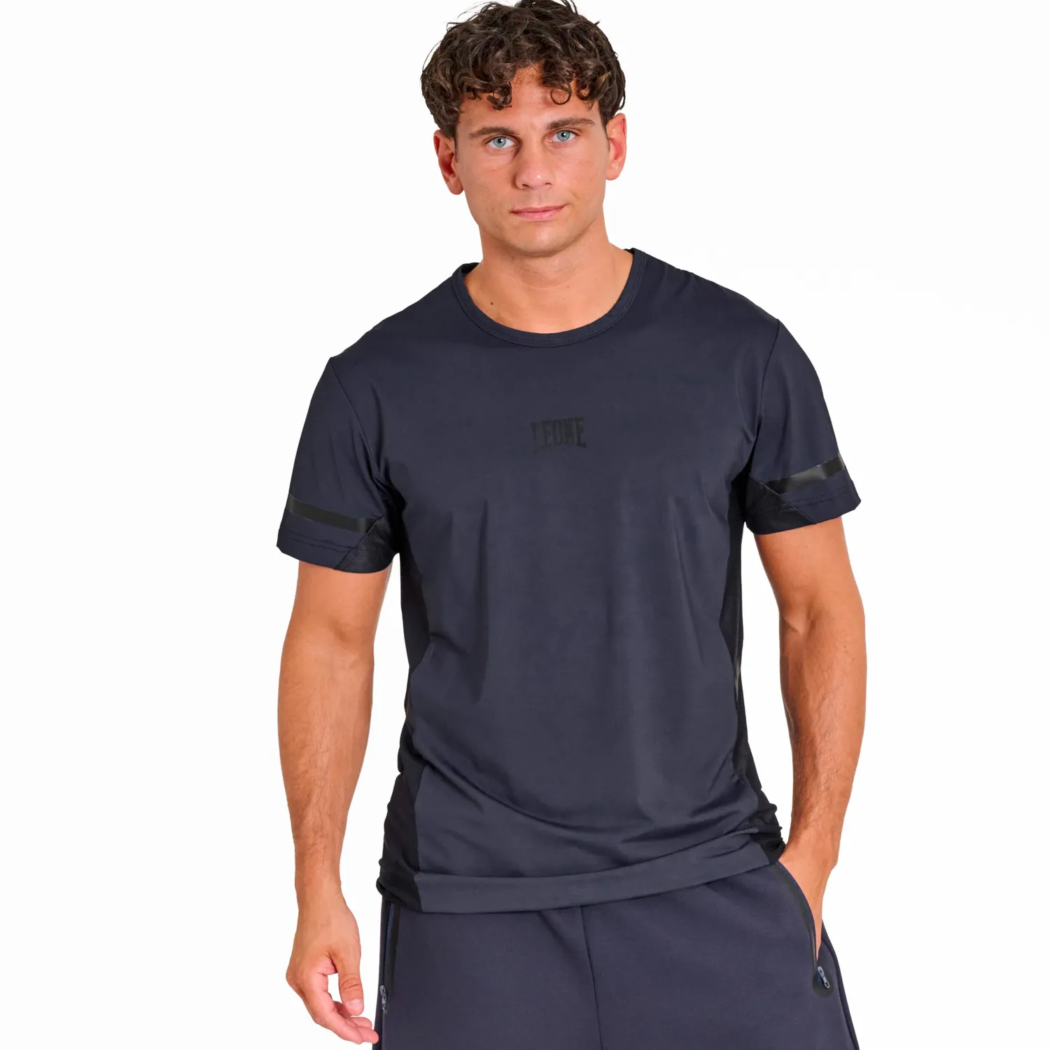 Leone 1947 Black Lion ABX330 t-shirt uomo nera L logo tono su tono