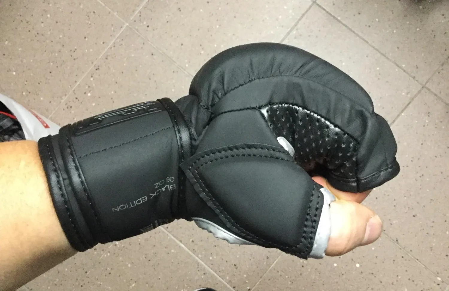 Leone 1947 Black Edition guanti mma M velcro