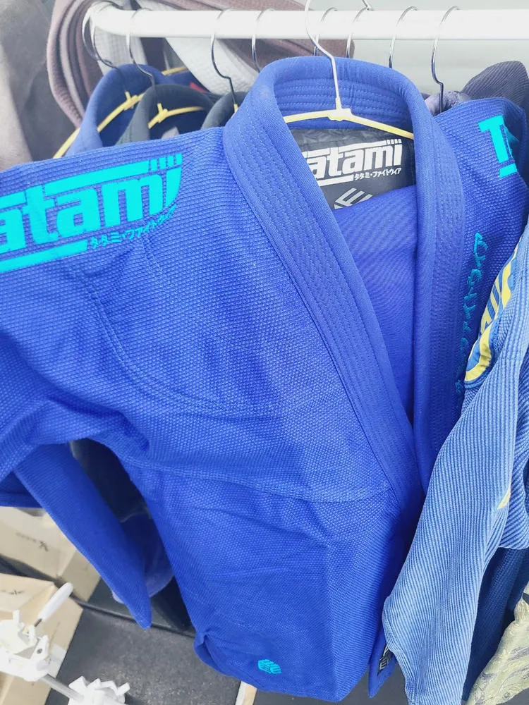 Tatami Fightwear Estilo Black Label kimono BJJ blu 550 gsm