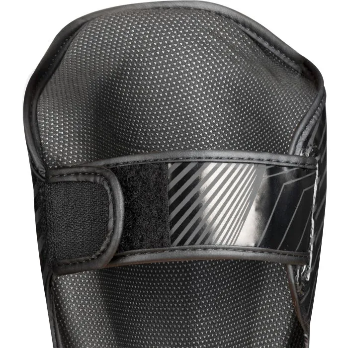 TOP TEN Vectory parastinchi kickboxing con collo piede