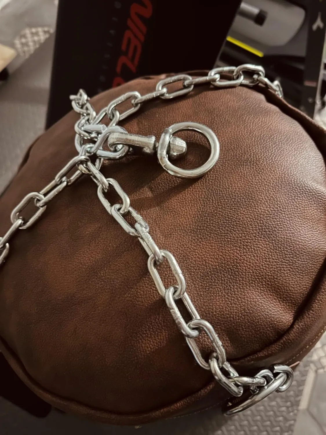 Leone 1947 Vintage sacco da boxe con catene Made in Italy
