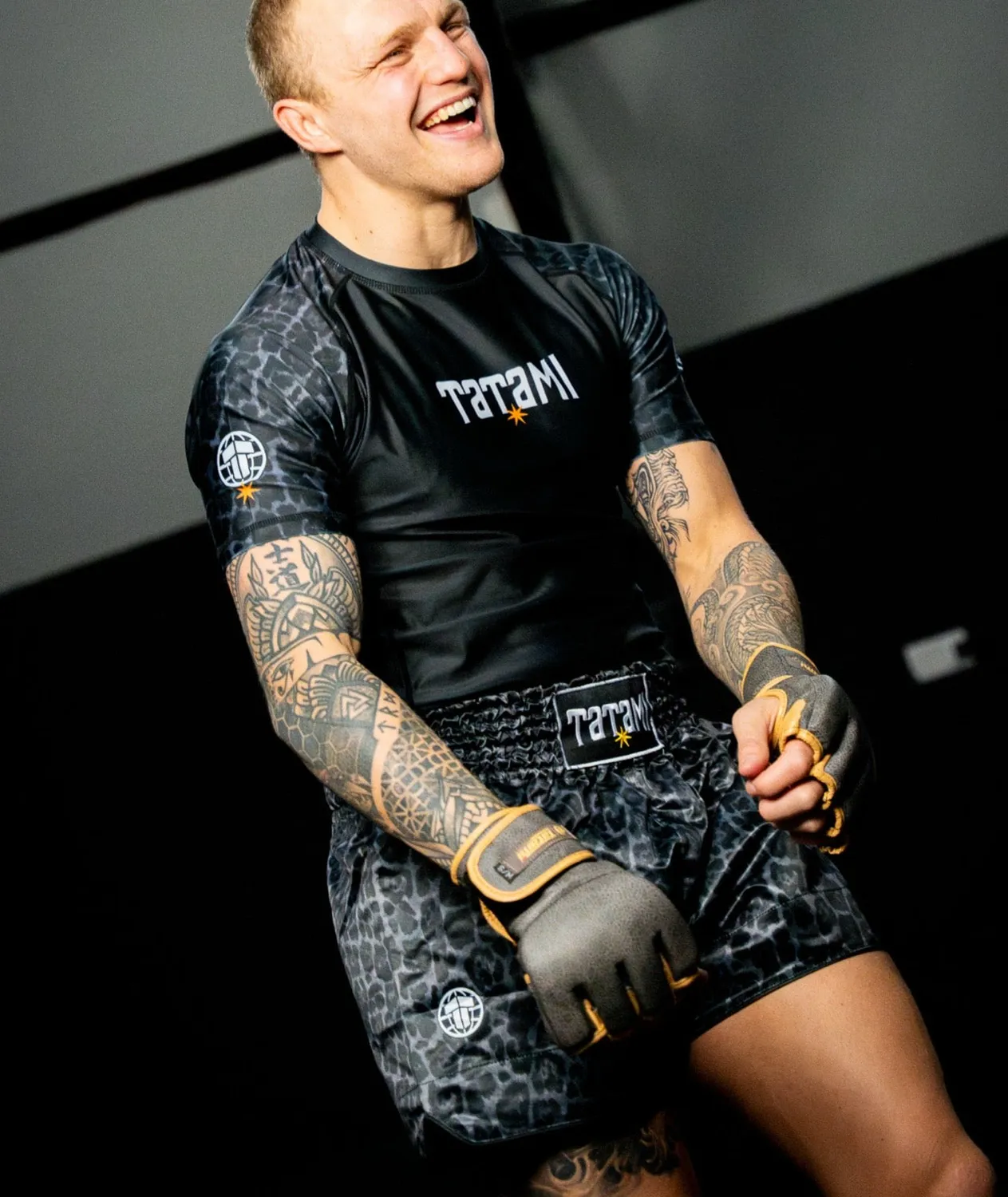 Tatami Muay Thai shorts thai nero leopardati elastici