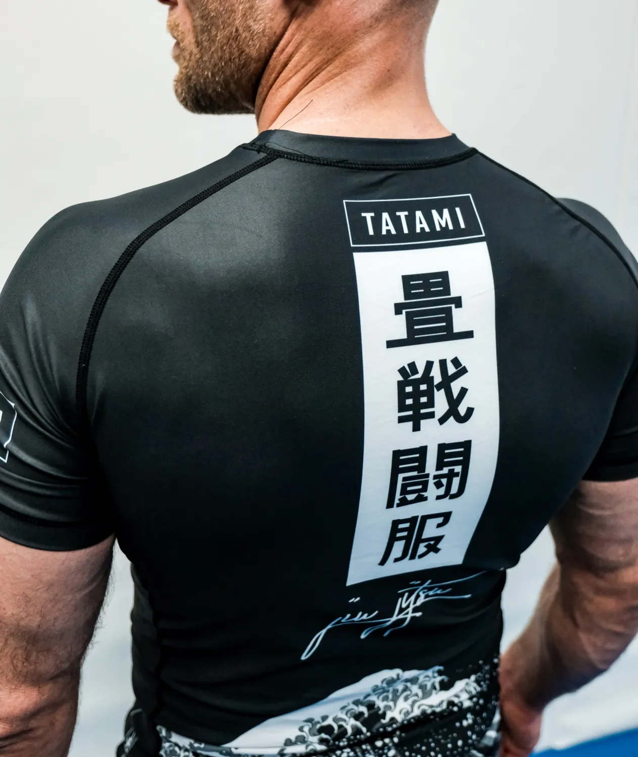 Tatami Fightwear Kanagawa rash guard nera manica corta