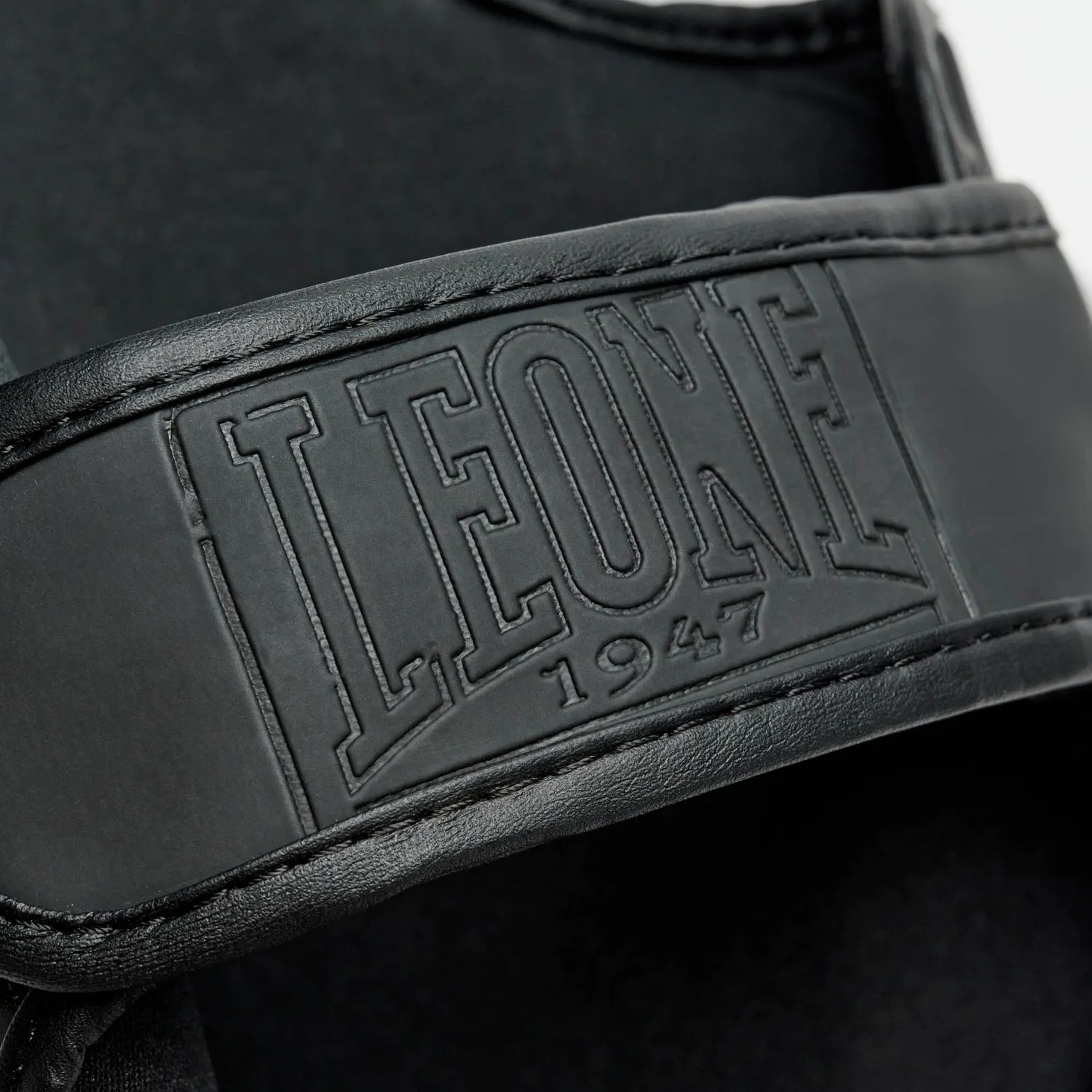 Leone1947 PT119 Paratibia Black Edition Taglia L
