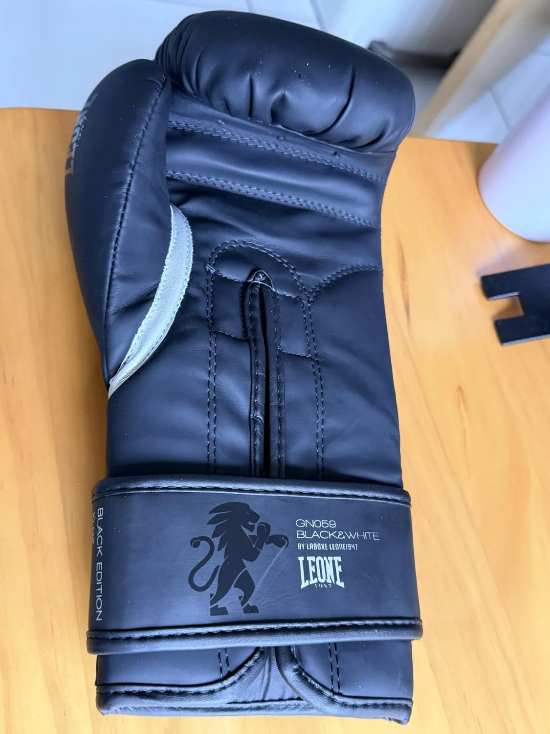 Leone 1947 Il Tecnico N3 Guanti Boxe Bianchi 12oz Pelle
