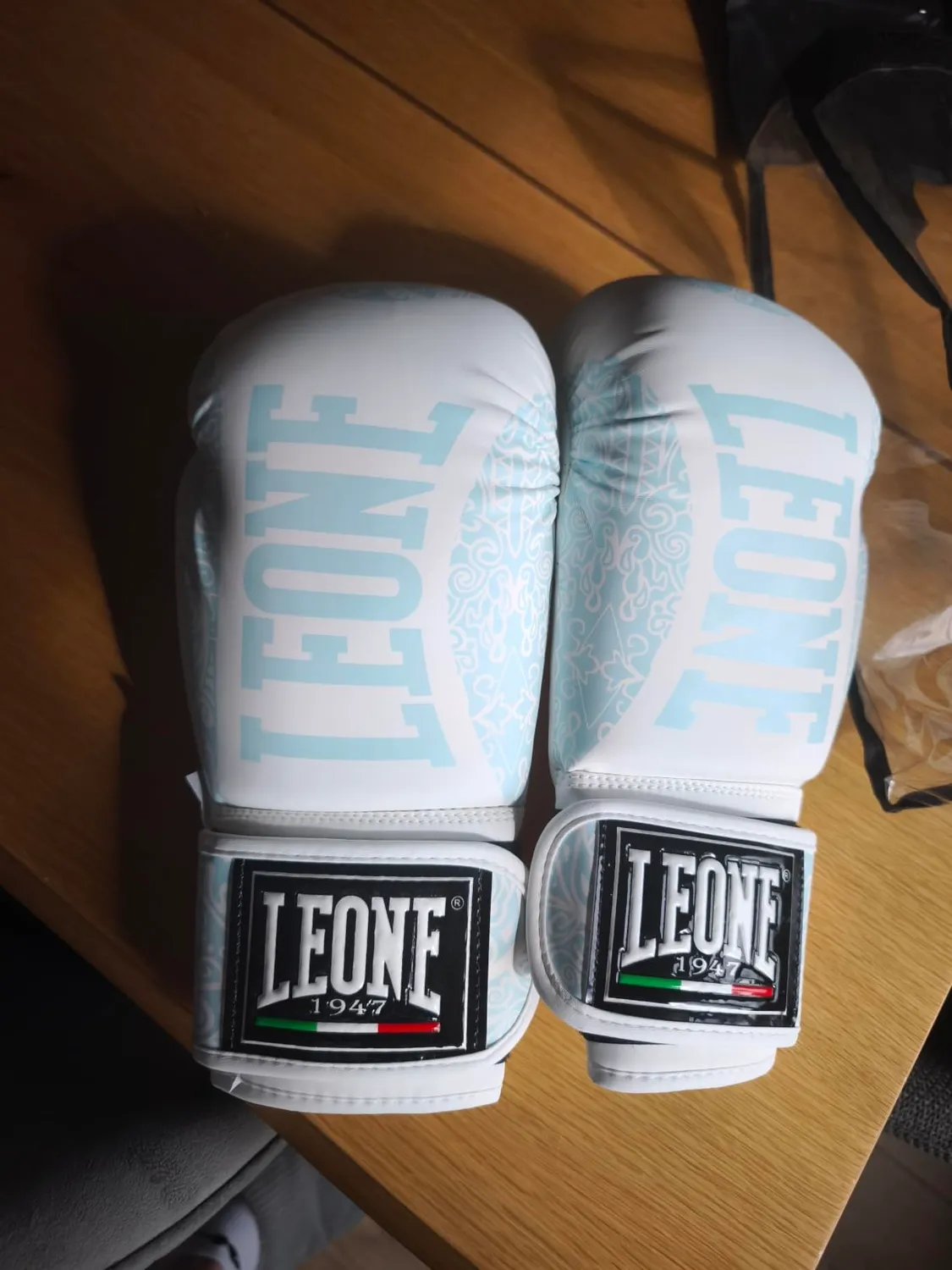 Leone1947 Maori guantoni da boxe rosa velcro