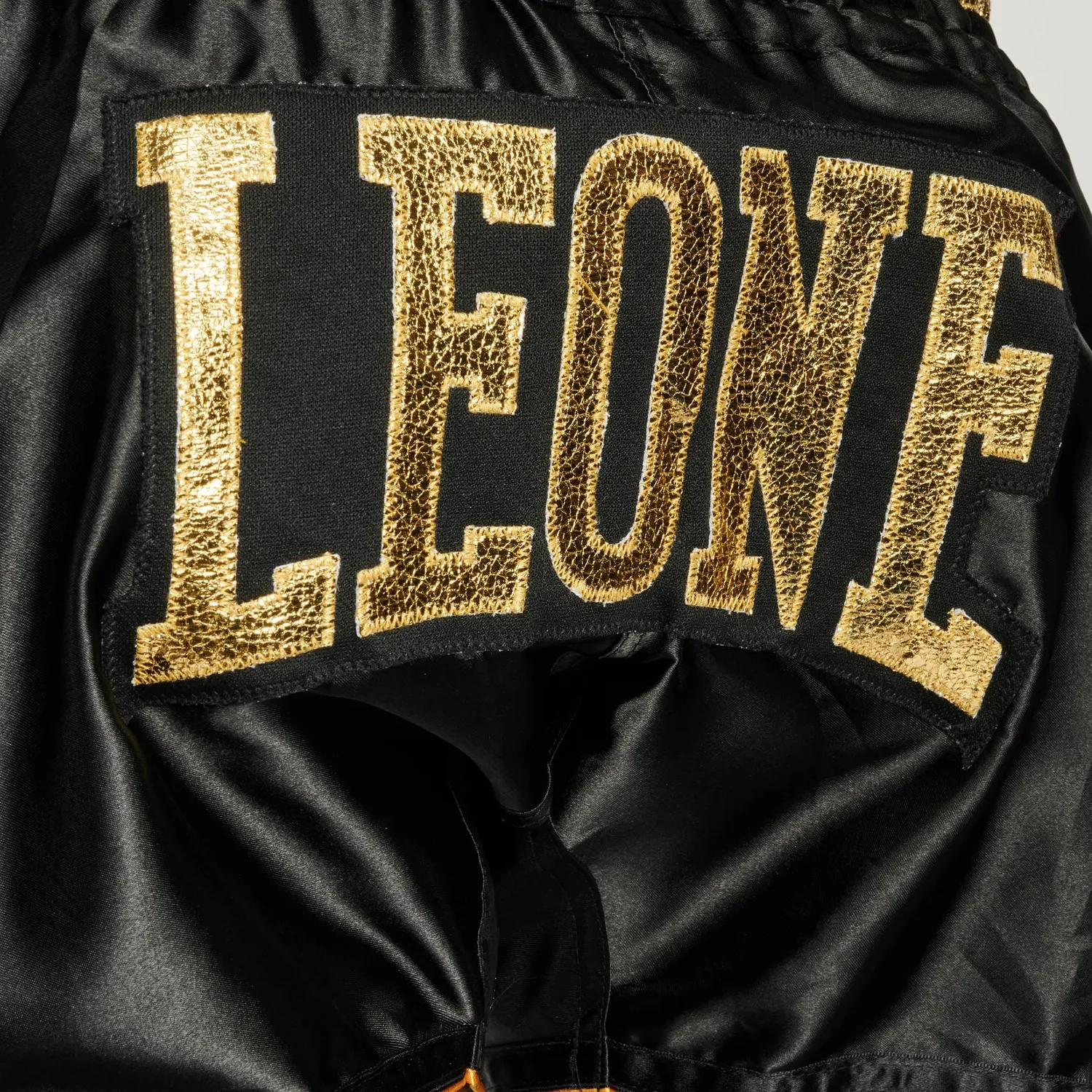 Leone 1947 Khao Lak Shorts Thai Kickboxing Unisex S dorato