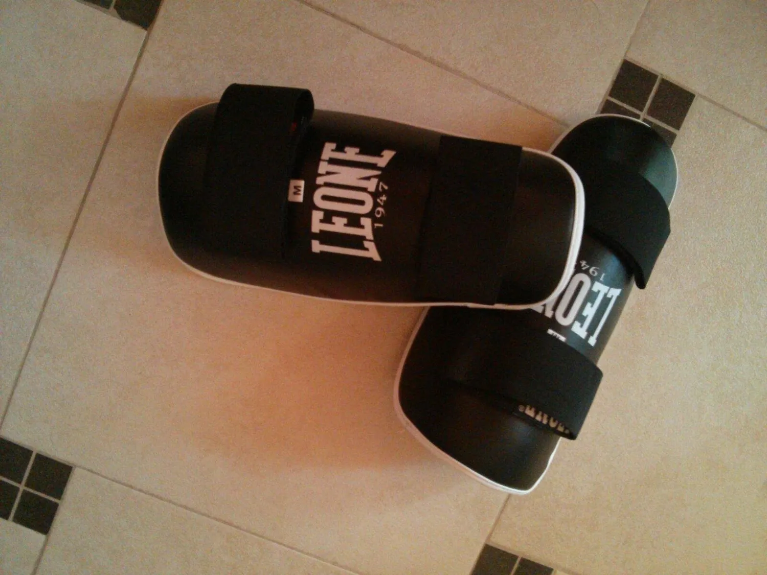 Leone 1947 Premium paratibie kick taglia S