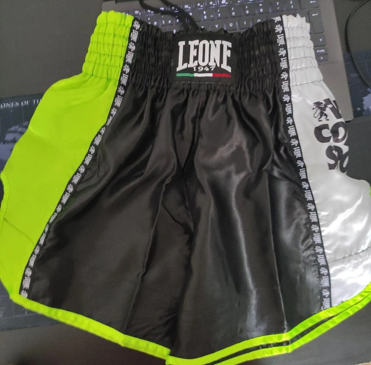 Leone 1947 Training Pantaloncino Kick Thai Satin Leggero