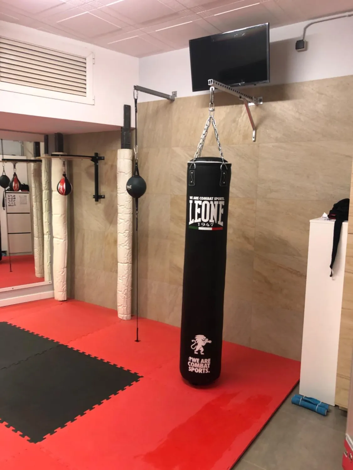 Leone1947 Basic Sacco Boxe 55 kg Nero antishock
