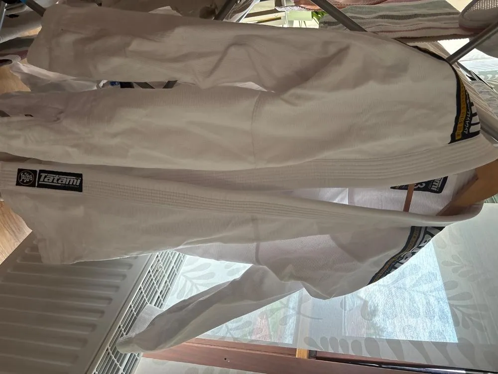 Tatami Nova Absolute kimono BJJ bianco leggero con cintura