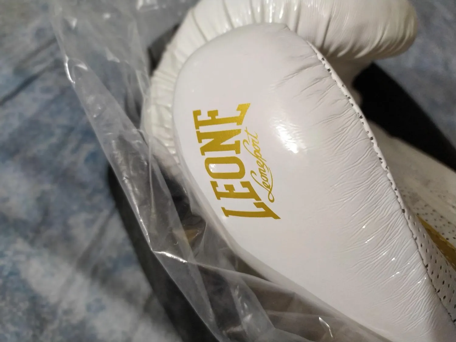 Leone1947 GN059 Guanti Boxe 14 oz PU polso rinforzato