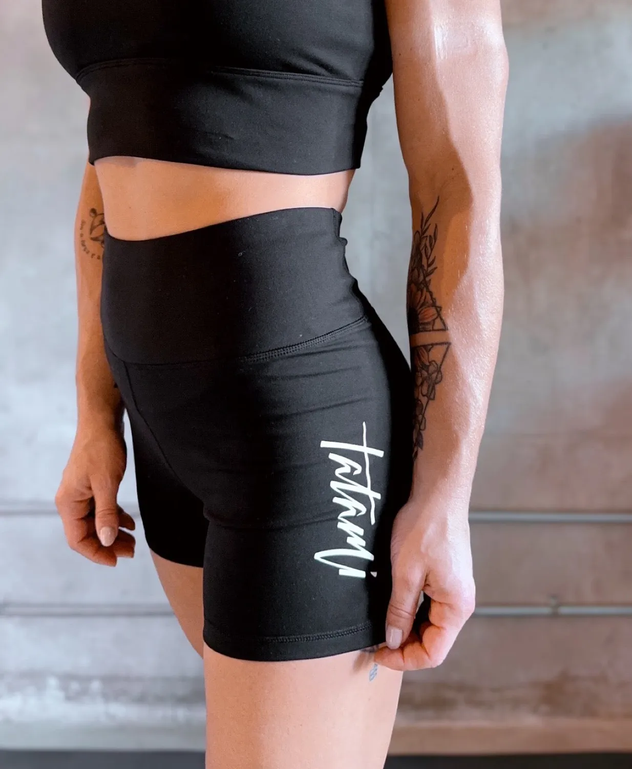 Tatami Fightwear Rupture shorts compressione donna neri aderenti