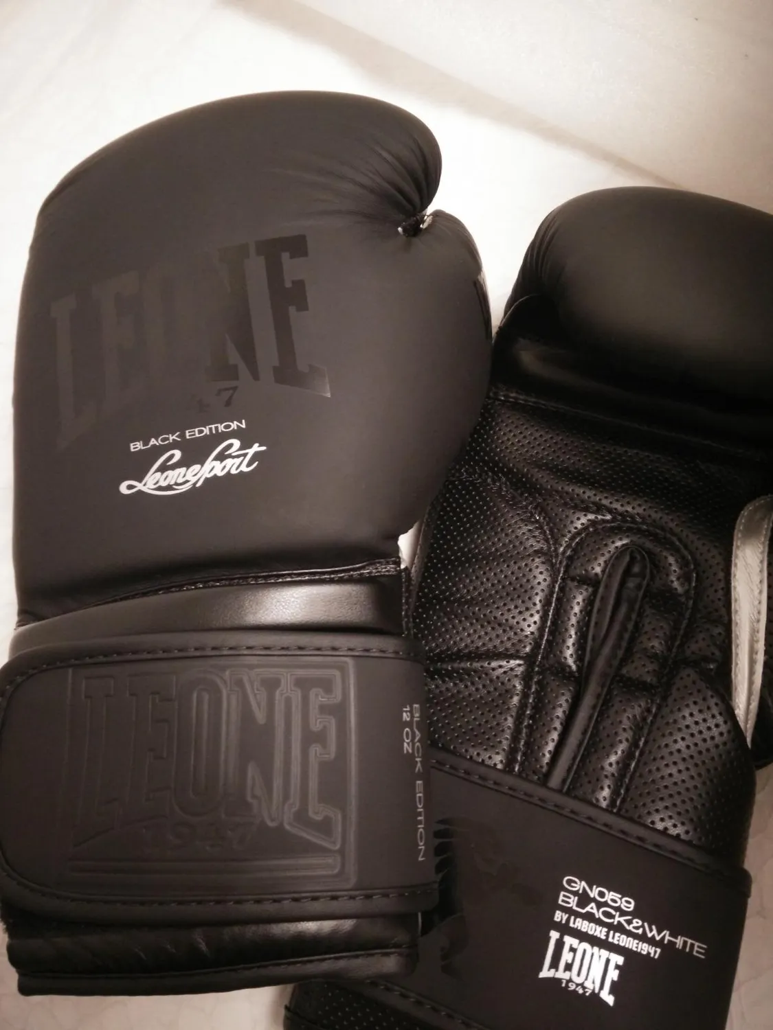 Leone 1947 Striker GN059 Guantoni Boxe 16 oz Rosso