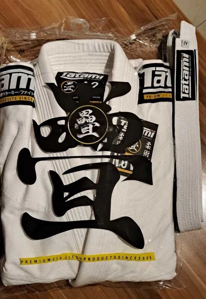 Tatami Nova Absolute kimono BJJ bianco leggero con cintura