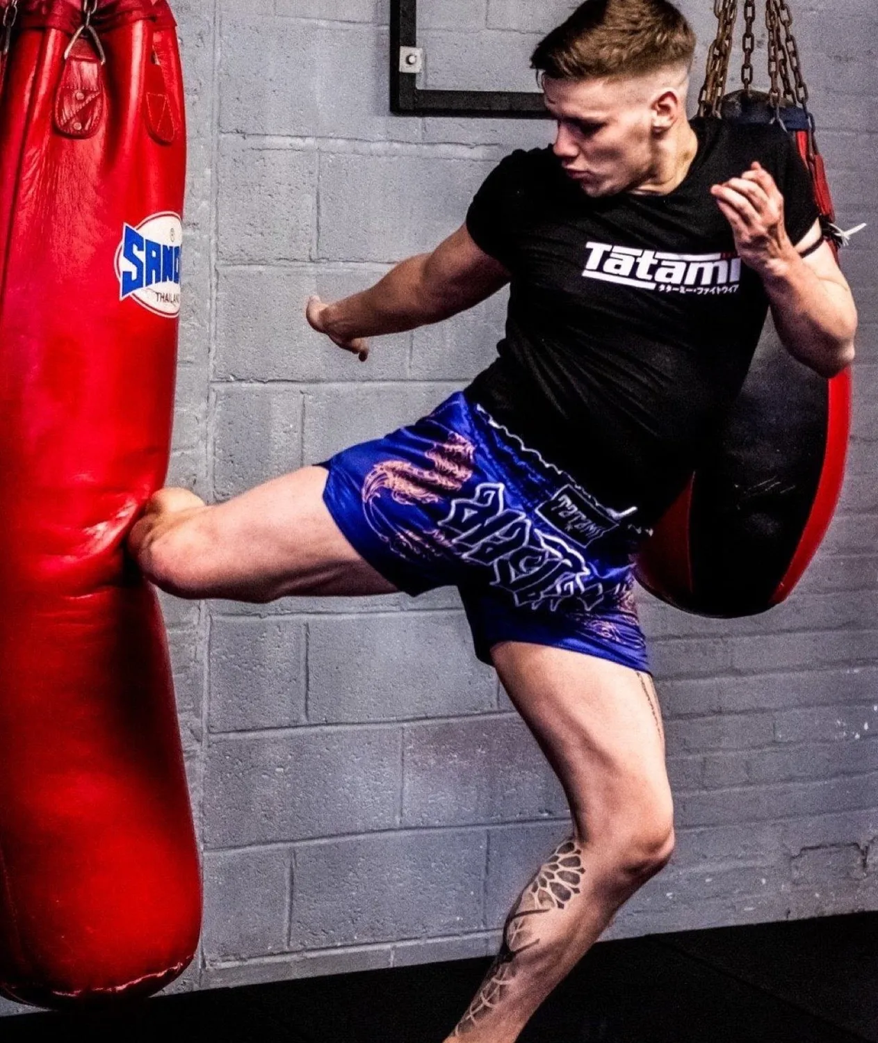 Tatami Nakmuay pantaloncini muay thai blu taglio thai