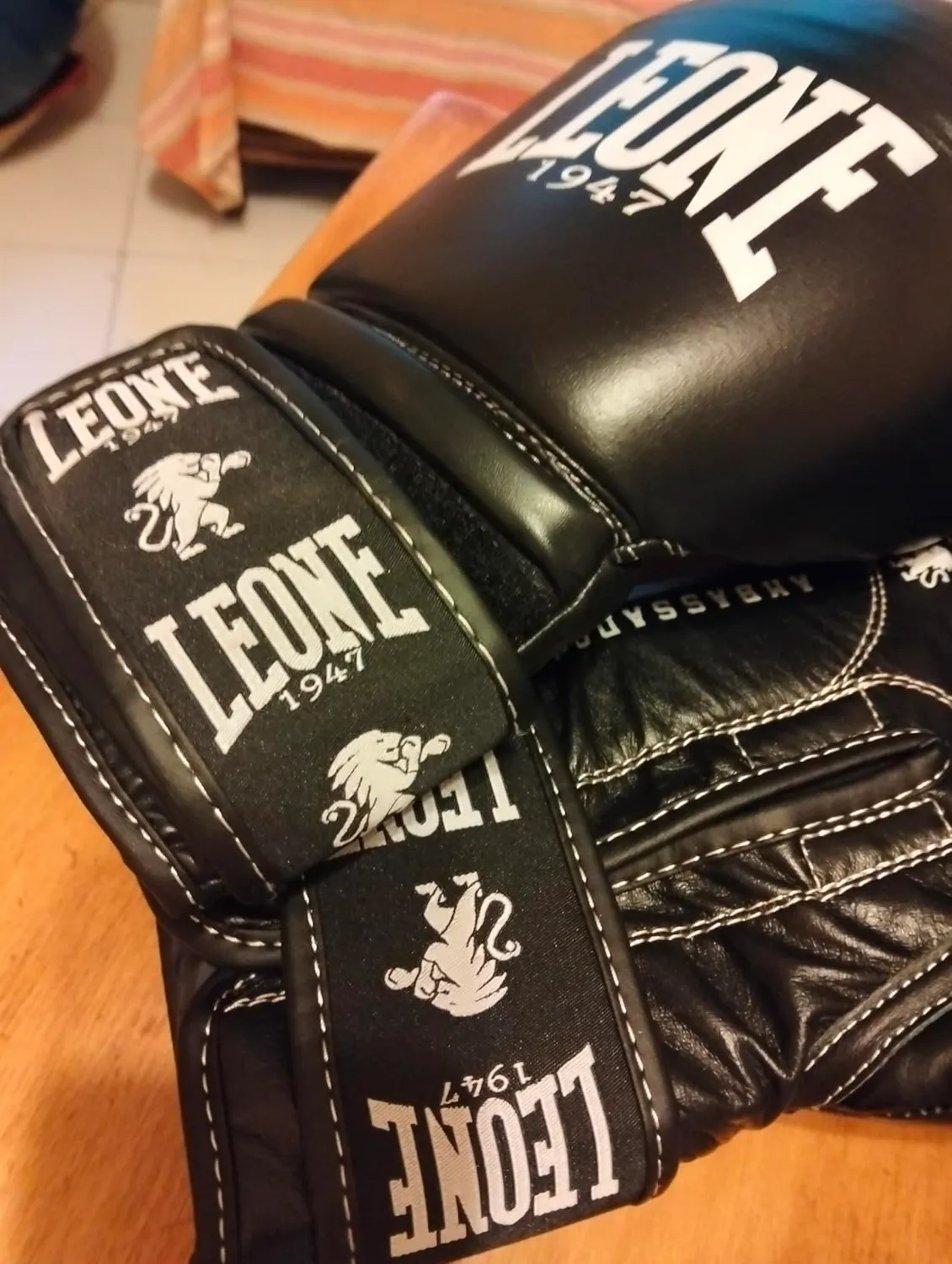 Leone 1947 Ambassador guantoni boxe pelle bufalo