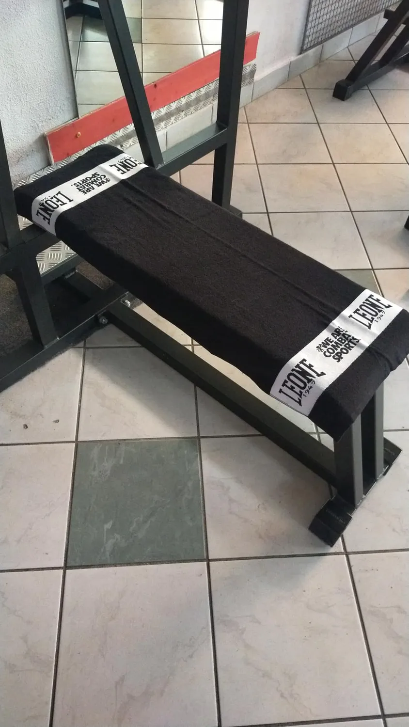 Leone 1947 AC915 telo panca nero in spugna palestra