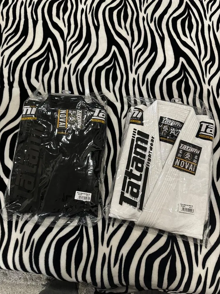 Tatami Nova Absolute kimono BJJ bianco leggero con cintura