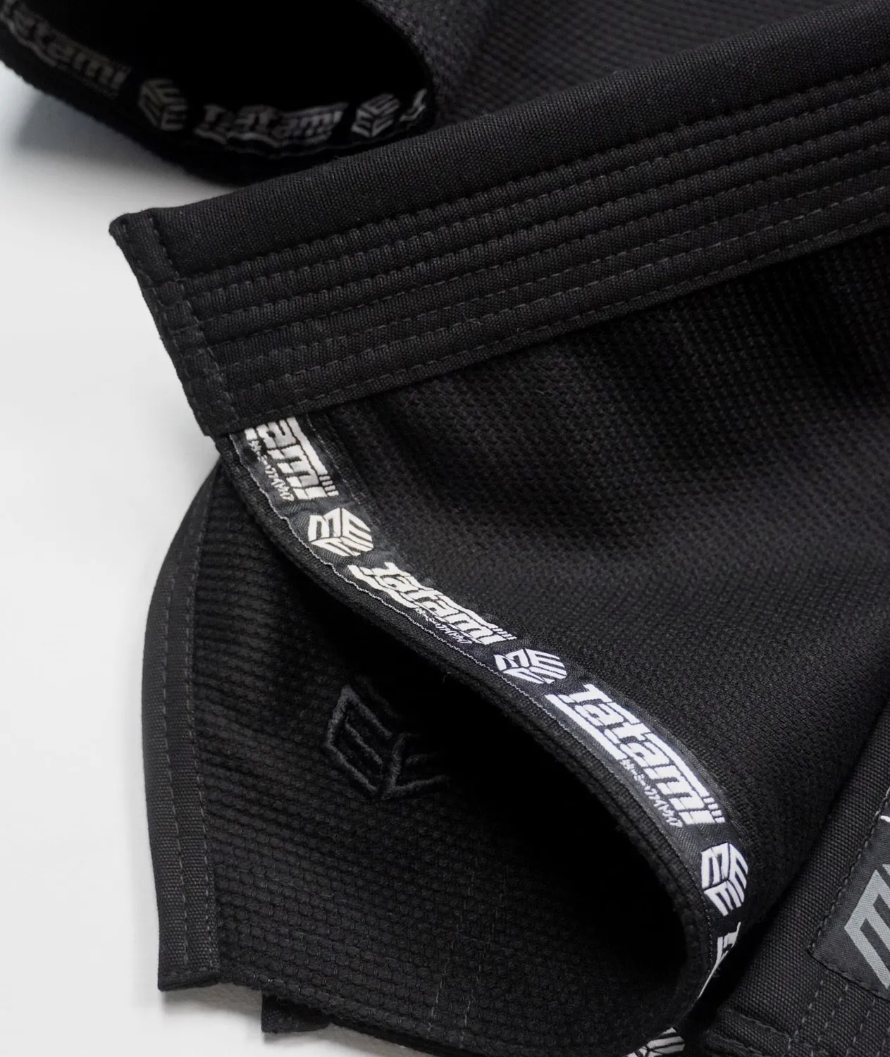 Tatami Estilo Black Label Kimono BJJ Nero Black on Black