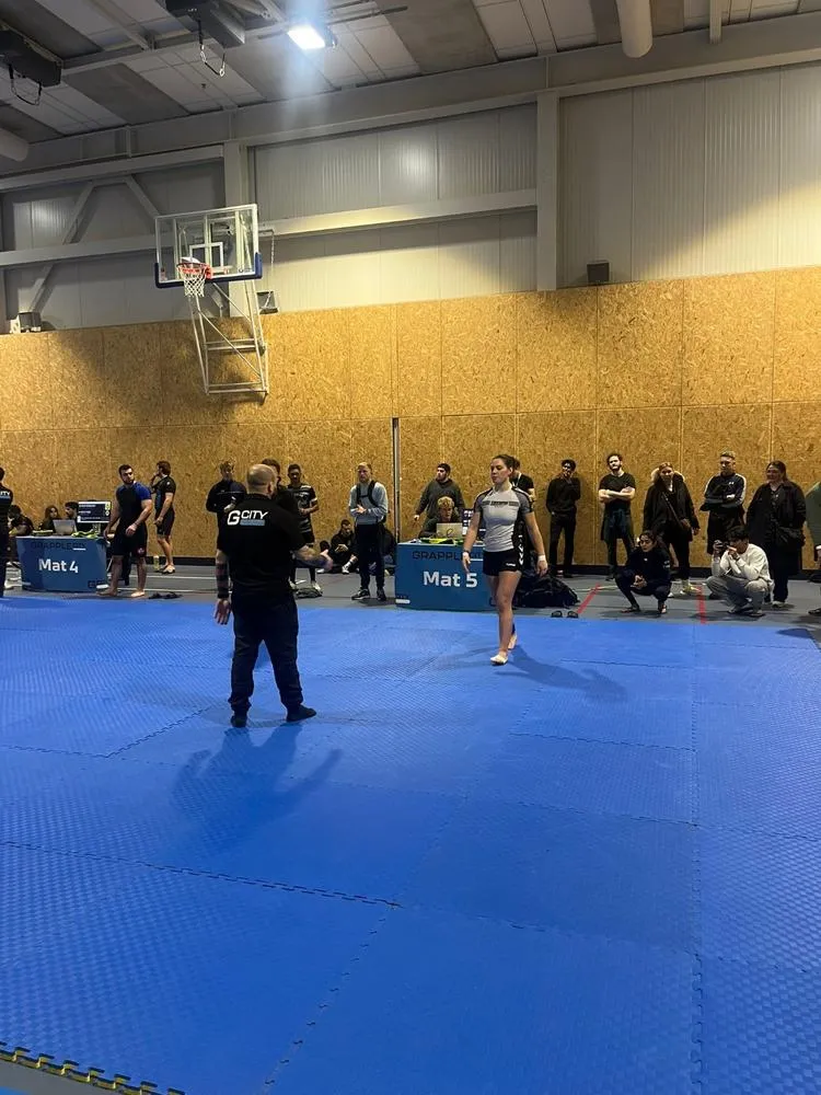 Tatami IBJJF Ranked rash guard donna nero-bianco manica corta