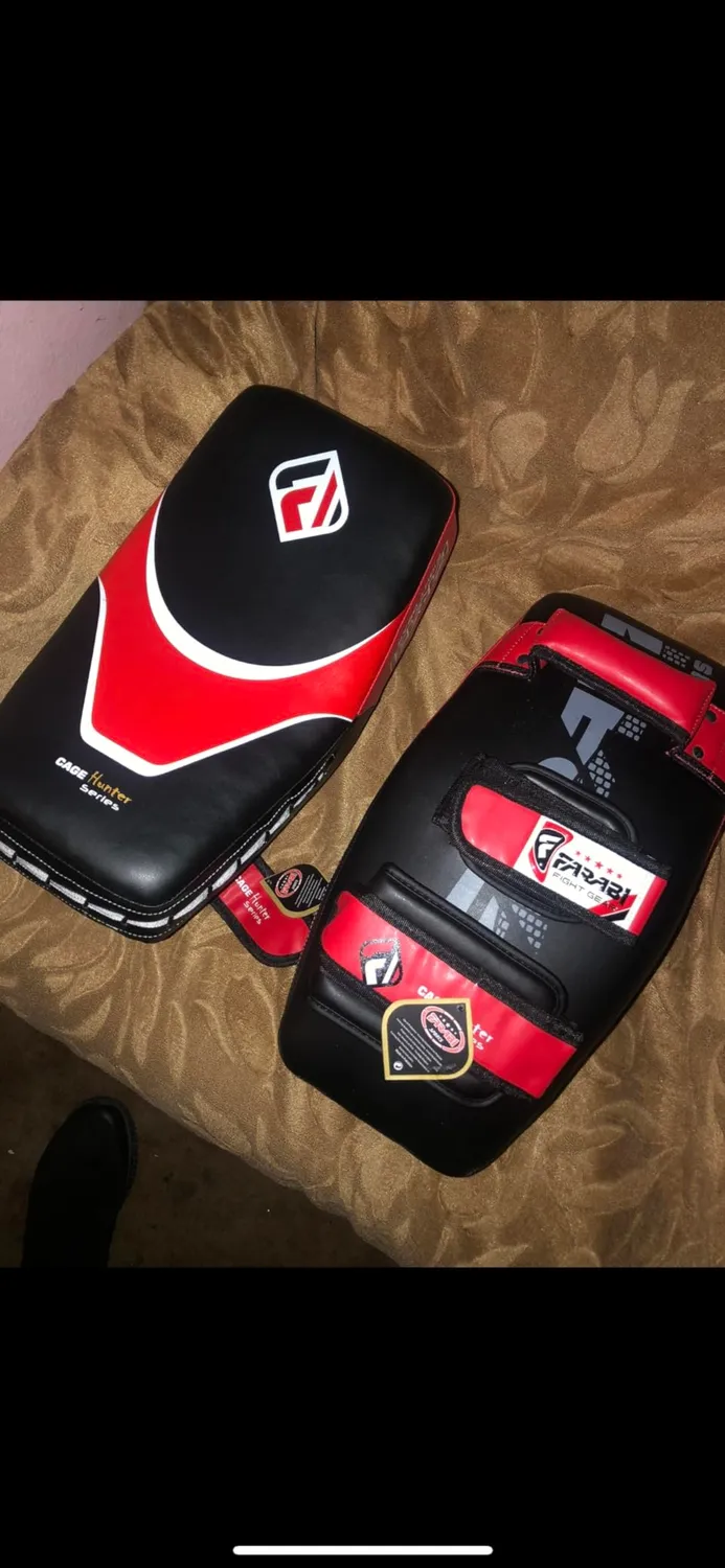 Farabi Kick Shield scudo muay thai curvo pelle sintetica
