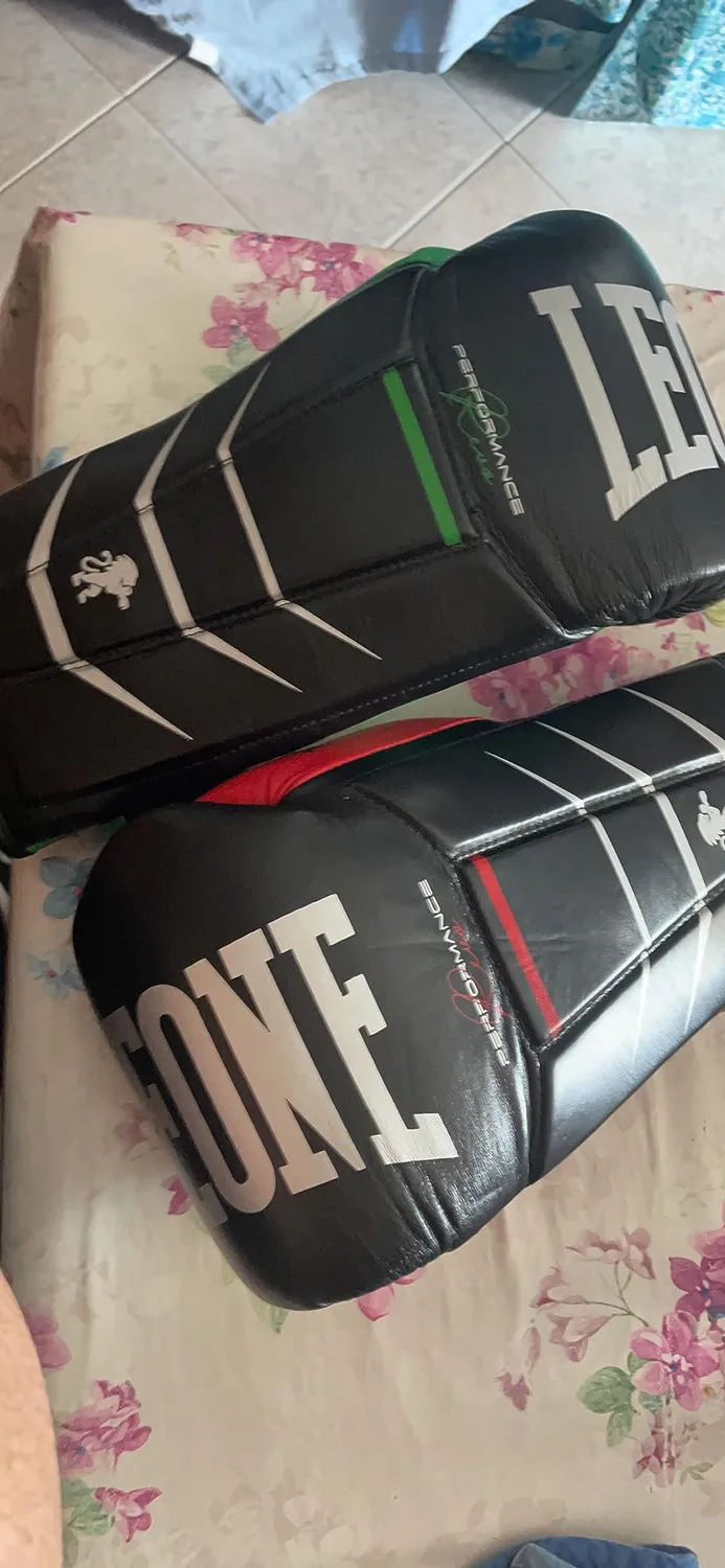 Leone 1947 Revo Performance GN110 guantoni boxe 14 oz pelle