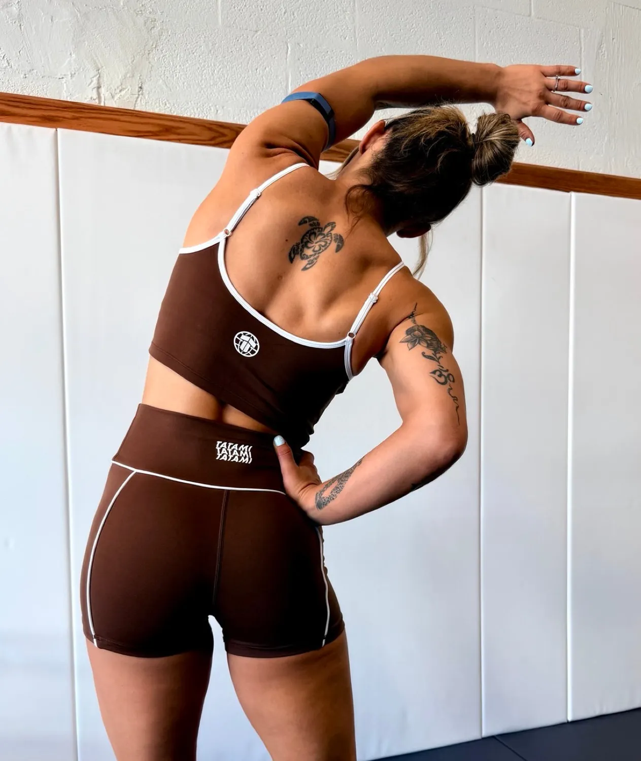 Tatami Fightwear Ladies Contour Training Vest canotta marrone con reggiseno