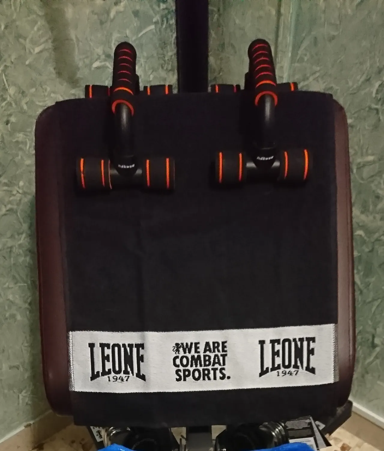 Leone 1947 AC915 telo panca nero in spugna palestra